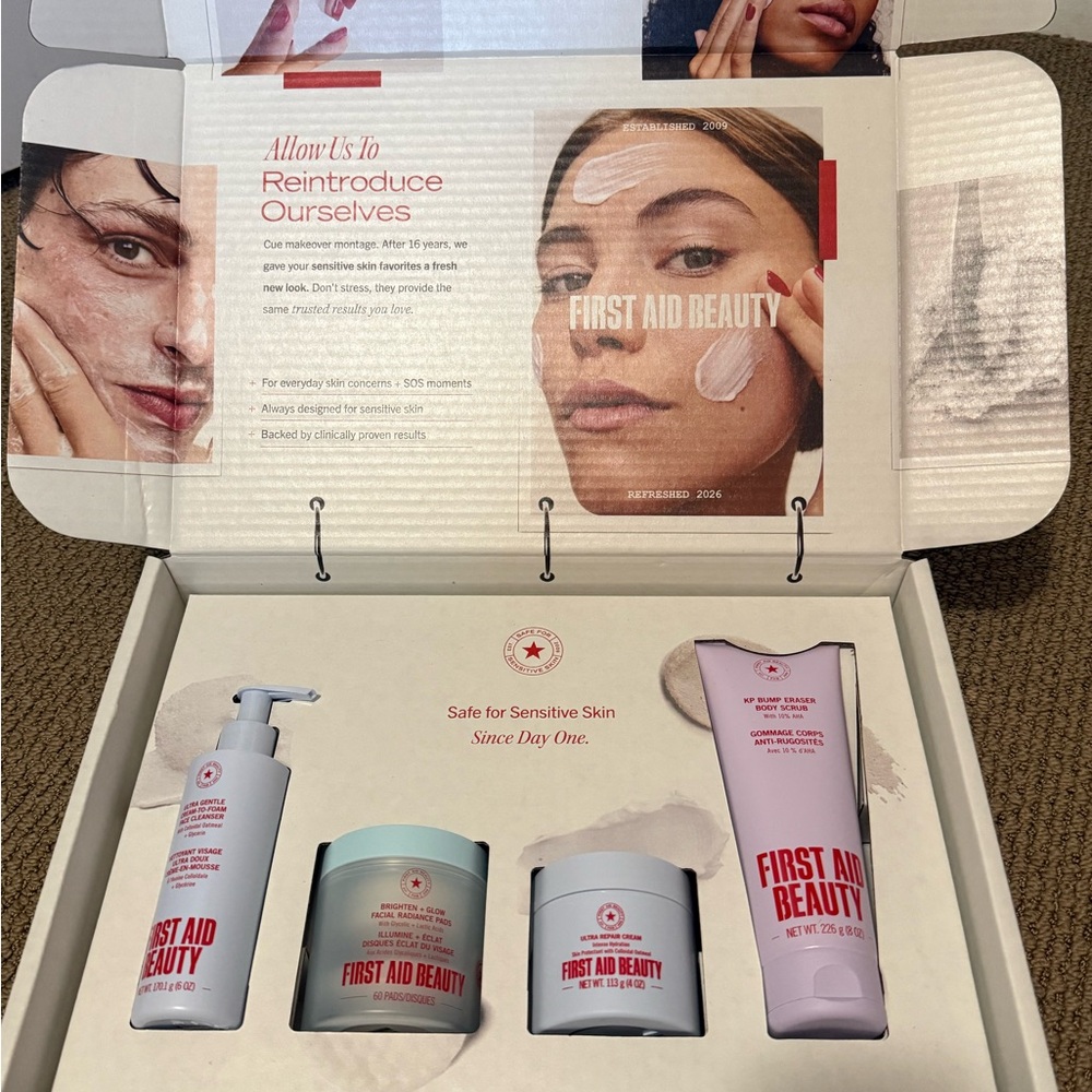 First Aid Beauty Sensitive Skin Set
